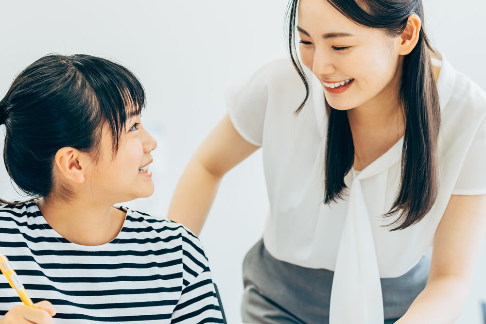 個別指導の塾に通う小学生